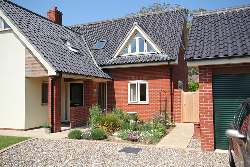 Front garden and driveway