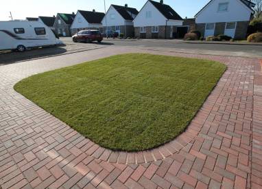 Burnt Ember brickweave grass island